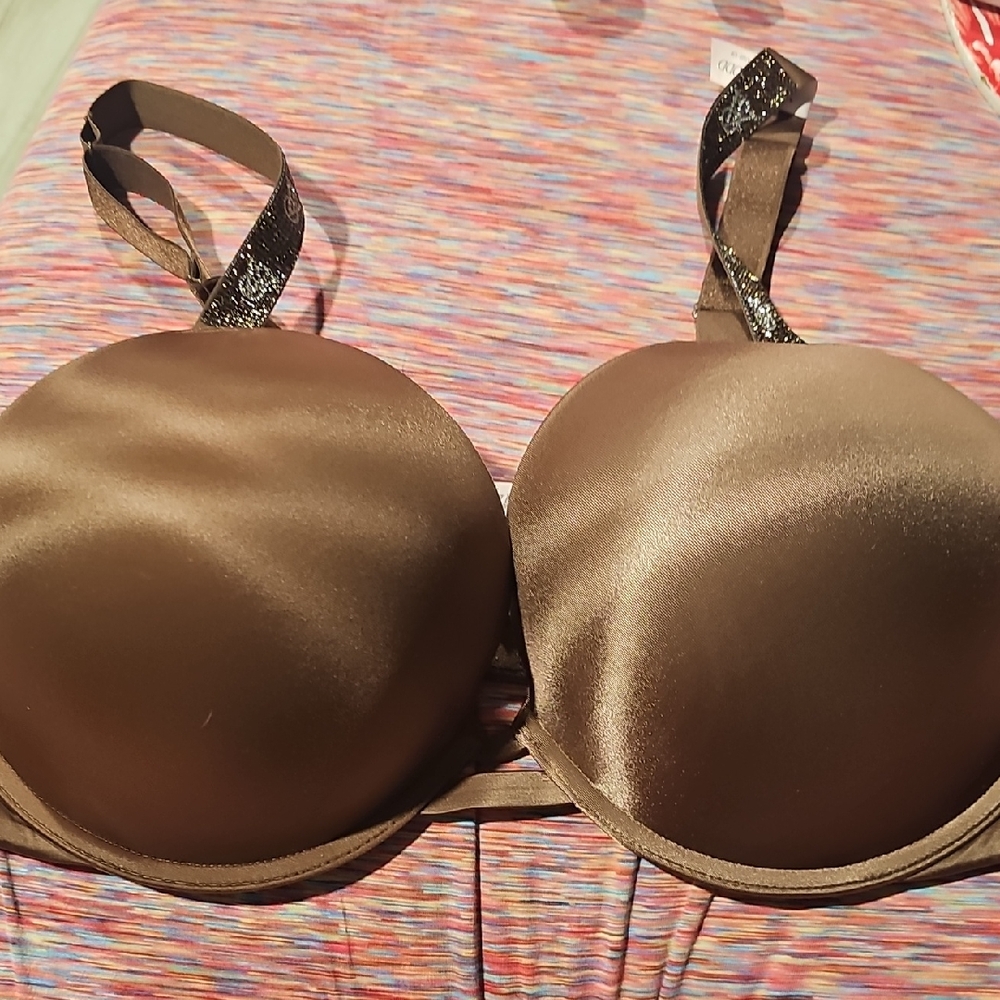 NWT Victoria's Secret Very Sexy Push-Up Shine Straps Bra